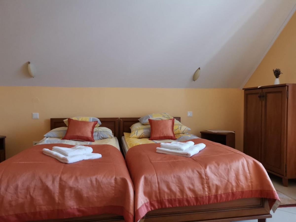 Harmonia Panzio Hotel Sarospatak Exterior photo